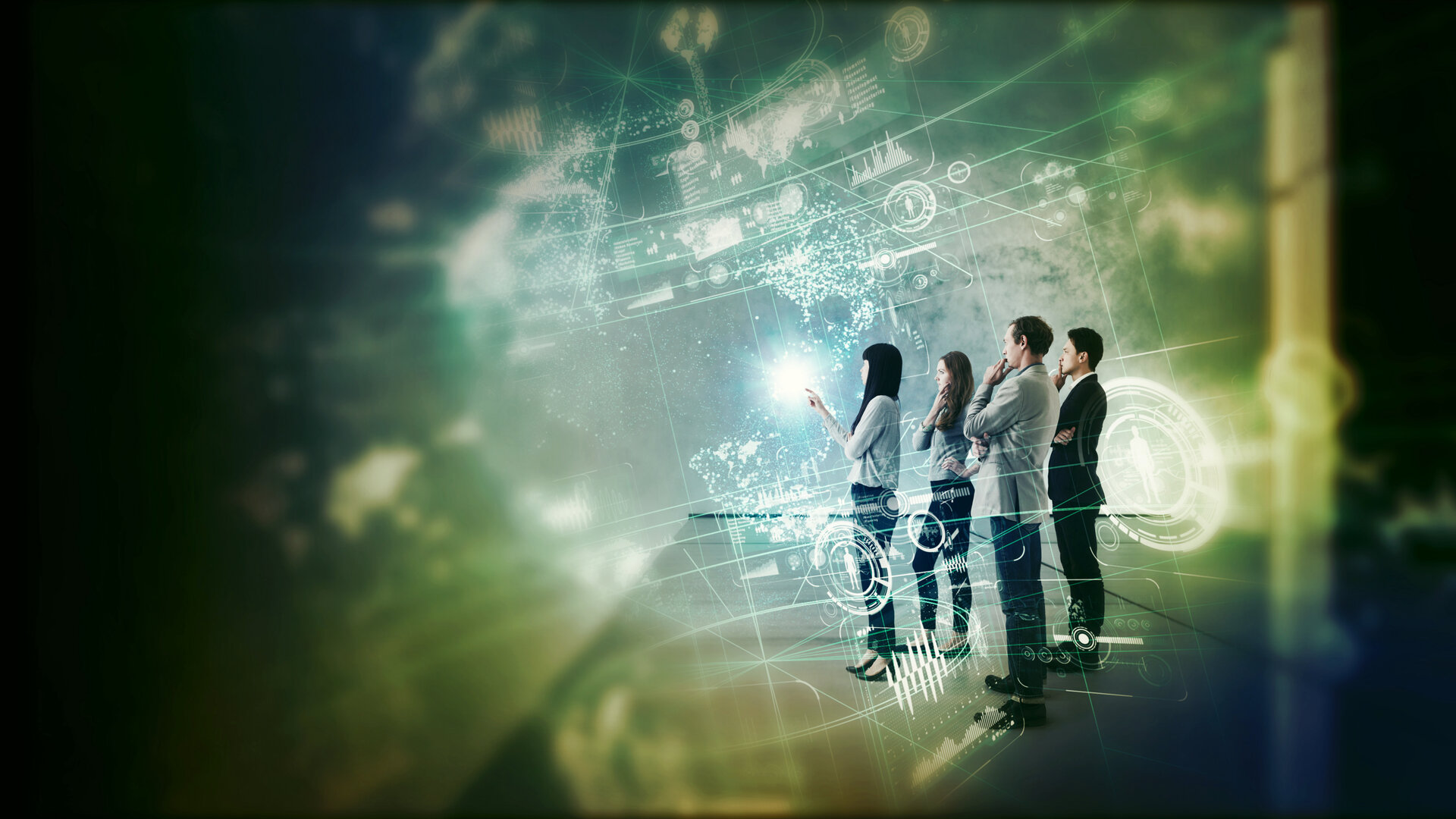 Vier Leute denke über Digitalisierung nach